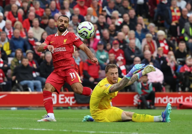 TRỰC TIẾP bóng đá Liverpool vs Brentford, Ngoại hạng Anh vòng 2: Salah nhân đôi cách biệt - Ảnh 2.